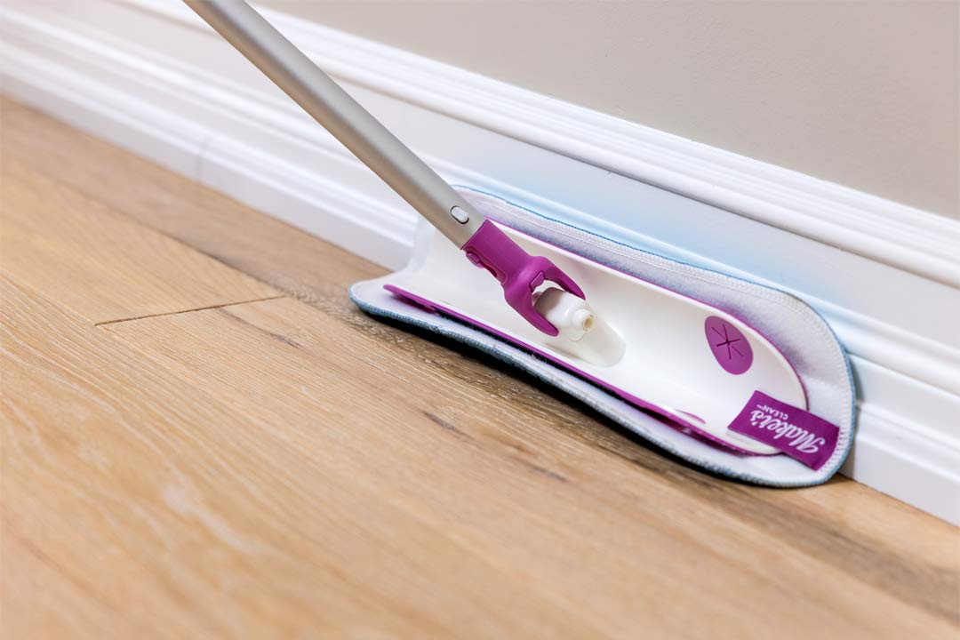 How to Use a Microfiber Mop to Quickly Clean Your Floors